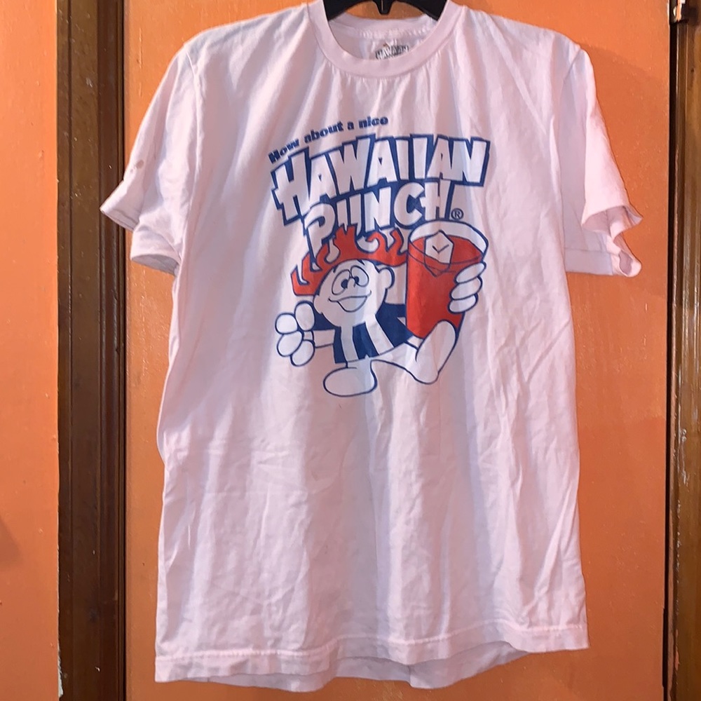 HAWAIIAN PUNCH PINK T-Shirt size L there is a small pin hole in back